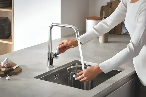 Grohe Eurosmart New Смеситель для кухни, хром (30567000) Grohe Eurosmart New Смеситель для кухни, хром (30567000)