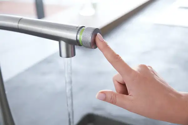 Змішувач для кухні з висувним виливом Grohe Zedra SmartControl (31593DC2)