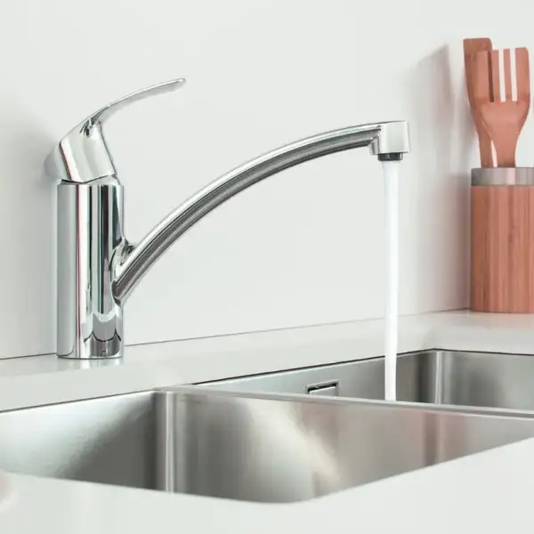 Grohe Eurosmart New Смеситель для кухни, хром (33281003) Grohe Eurosmart New Смеситель для кухни, хром (33281003)
