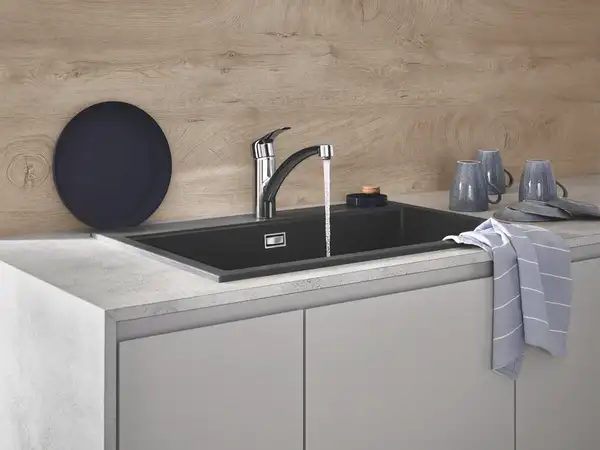 Grohe Eurosmart New Смеситель для кухни, хром (33281003) Grohe Eurosmart New Смеситель для кухни, хром (33281003)