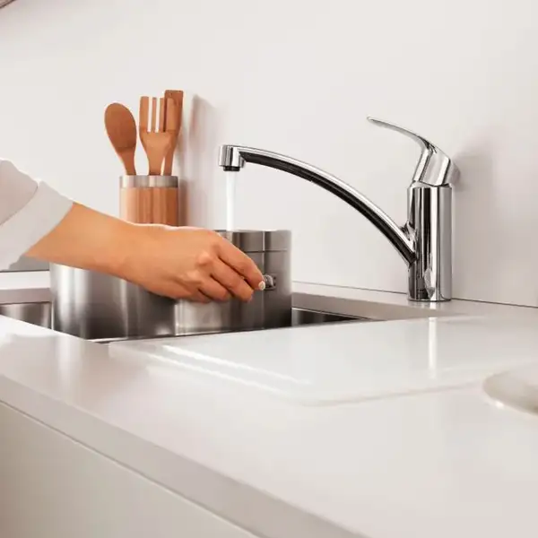 Кухонний змішувач для мийки GROHE Eurosmart (33281DC2) Кухонний змішувач для мийки GROHE Eurosmart (33281DC2)