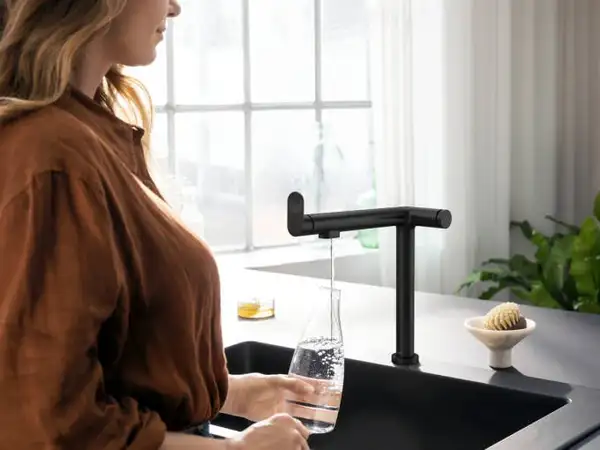 Hansgrohe Aqittura M91 Смеситель для кухни, черный (76804670) Hansgrohe Aqittura M91 Смеситель для кухни, черный (76804670)
