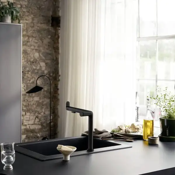 Hansgrohe Aqittura M91 Смеситель для кухни, черный (76804670) Hansgrohe Aqittura M91 Смеситель для кухни, черный (76804670)