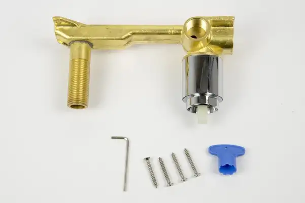 Corsan Lugo Змішувач для раковини, хром (CMB7515CH) Corsan Lugo Змішувач для раковини, хром (CMB7515CH)