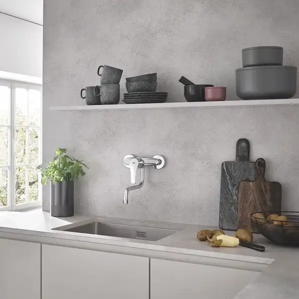 Змішувач для кухні Grohe Eurosmart настінний з виливом, хром (31391003) Змішувач для кухні Grohe Eurosmart настінний з виливом, хром (31391003)