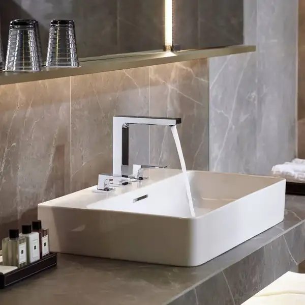 Змішувач для умивальника на 3 отвори Hansgrohe Metropol 160 із зливним клапаном Push-Open, чорний хром (32515340) Змішувач для умивальника на 3 отвори Hansgrohe Metropol 160 із зливним клапаном Push-Open, чорний хром (32515340)