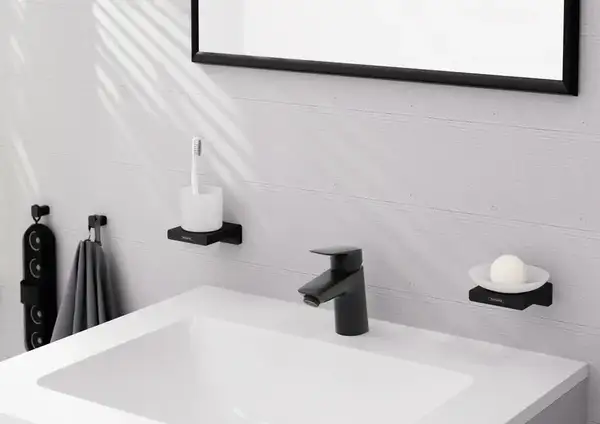 Hansgrohe Logis Смеситель для раковины, черный матовый (71071670) Hansgrohe Logis Смеситель для раковины, черный матовый (71071670)