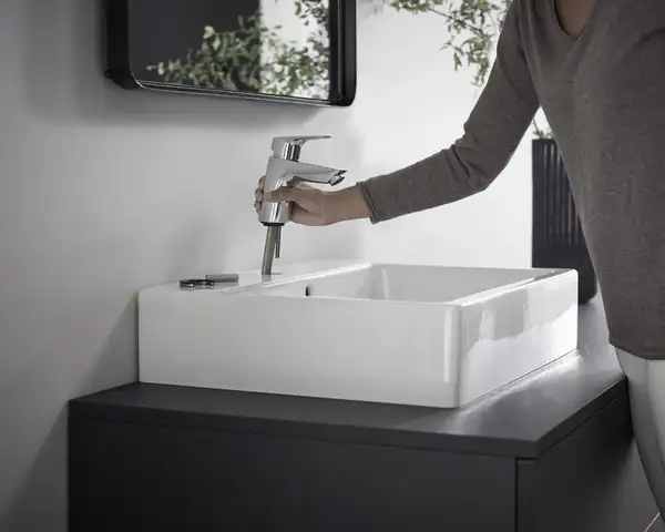 Смеситель для раковины 70 Hansgrohe Logis (цвет - хром), со сливным клапаном Push-Open 71077000 Смеситель для раковины 70 Hansgrohe Logis (цвет - хром), со сливным клапаном Push-Open 71077000