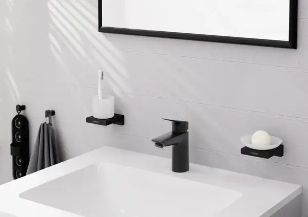 Смеситель для раковины 100 Hansgrohe Logis (цвет - чёрный матовый), без донного клапана 71101670 Смеситель для раковины 100 Hansgrohe Logis (цвет - чёрный матовый), без донного клапана 71101670