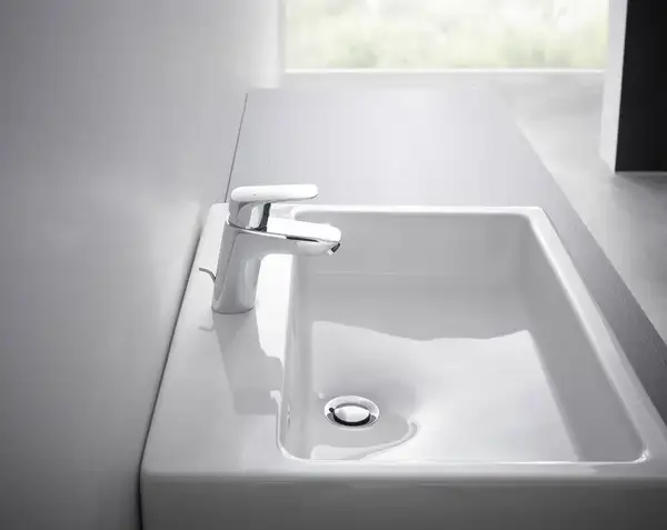 Смеситель для раковины 70 Hansgrohe Logis (цвет - хром), с металлическим сливным гарнитуром 71170000 Смеситель для раковины 70 Hansgrohe Logis (цвет - хром), с металлическим сливным гарнитуром 71170000