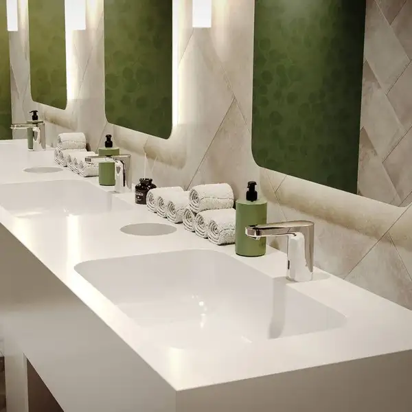 Hansgrohe Vernis Blend Смеситель для умывальника, хром (71501000) Hansgrohe Vernis Blend Смеситель для умывальника, хром (71501000)