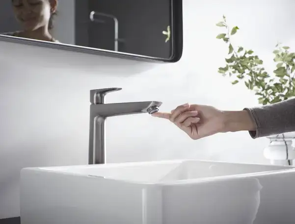 Смеситель для раковины высокий Hansgrohe Talis E (цвет - шлифованный чёрный хром), без донного клапана 71717340 Смеситель для раковины высокий Hansgrohe Talis E (цвет - шлифованный чёрный хром), без донного клапана 71717340