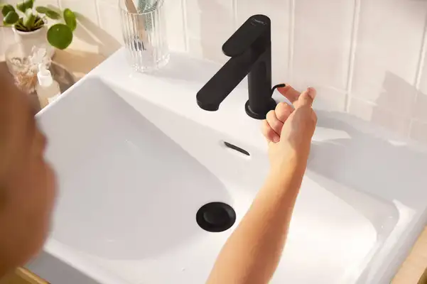 Hansgrohe Rebris S Смеситель для раковины, черный матовый (72588670) Hansgrohe Rebris S Смеситель для раковины, черный матовый (72588670)