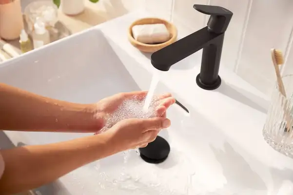 Hansgrohe Rebris S Смеситель для раковины, черный матовый (72588670) Hansgrohe Rebris S Смеситель для раковины, черный матовый (72588670)