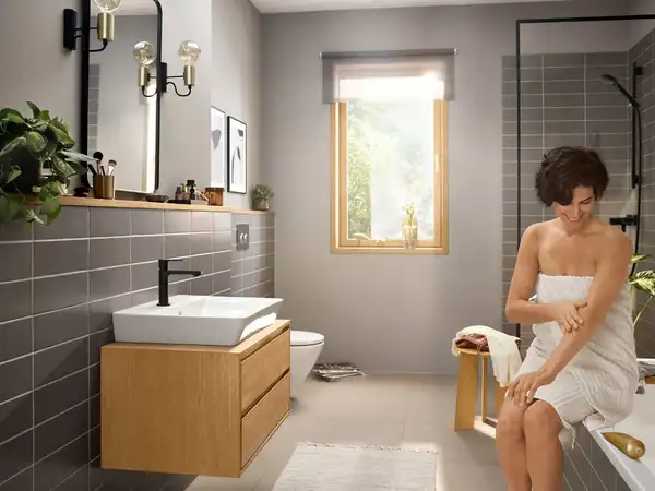 Hansgrohe Rebris E Смеситель для раковины, черный матовый (72589670) Hansgrohe Rebris E Смеситель для раковины, черный матовый (72589670)