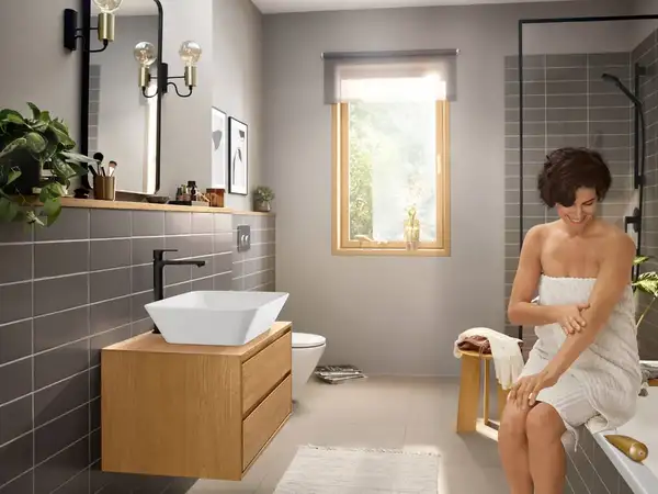 Hansgrohe Rebris E Смеситель для раковины, черный (72591670) Hansgrohe Rebris E Смеситель для раковины, черный (72591670)