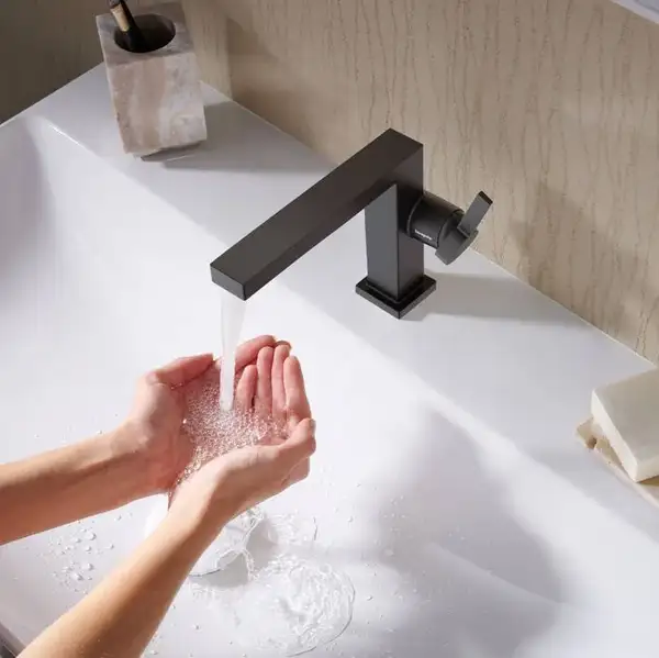 HANSGROHE Tecturis E 110 Fine Смеситель для раковины, черный матовый (73020670)