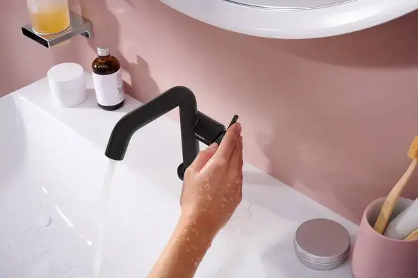 Hansgrohe Tecturis S Смеситель для раковины, черный матовый (73320670) Hansgrohe Tecturis S Смеситель для раковины, черный матовый (73320670)