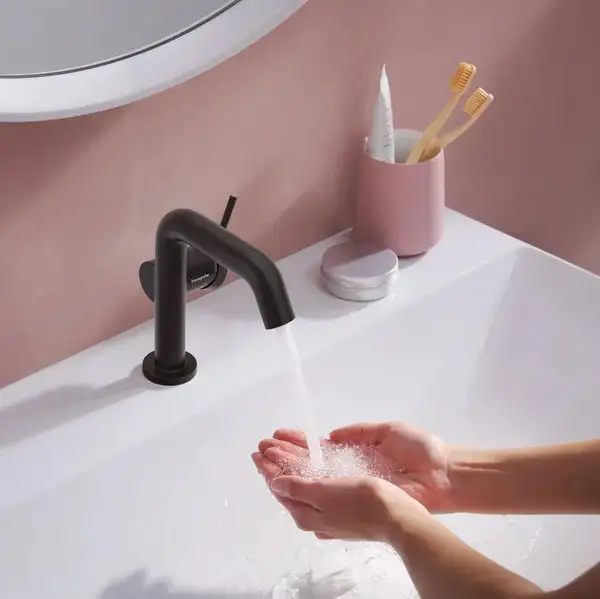 Hansgrohe Tecturis S Смеситель для раковины, черный матовый (73320670) Hansgrohe Tecturis S Смеситель для раковины, черный матовый (73320670)