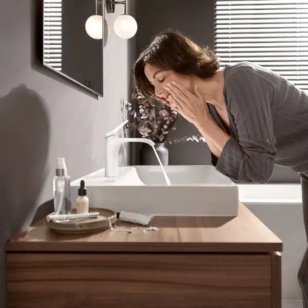 Змішувач для умивальника Hansgrohe Vivenis 110, білий матовий (75022700) Змішувач для умивальника Hansgrohe Vivenis 110, білий матовий (75022700)