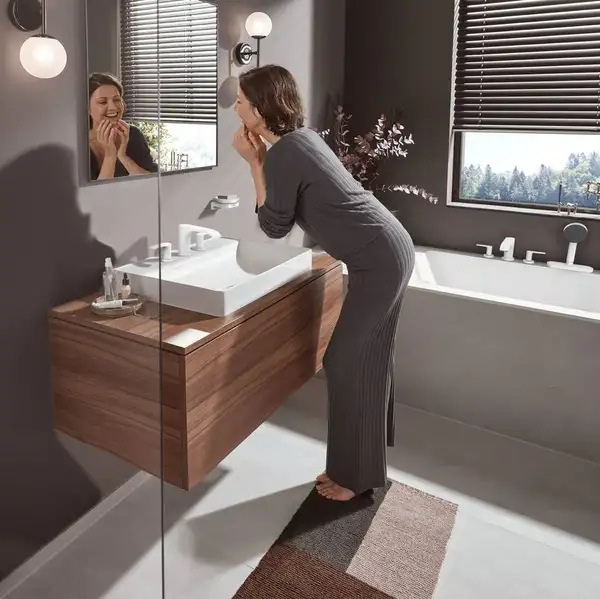 Змішувач для умивальника Hansgrohe Vivenis 90 на 3 отвори, з донним клапаном pop-up, білий матовий (75033700) Змішувач для умивальника Hansgrohe Vivenis 90 на 3 отвори, з донним клапаном pop-up, білий матовий (75033700)