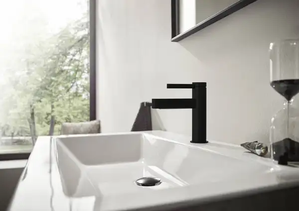 Смеситель для раковины Hansgrohe Finoris (цвет - чёрный матовый), с донным клапаном (76020670) фото 2 Aquada.com.ua Смеситель для раковины Hansgrohe Finoris (цвет - чёрный матовый), с донным клапаном (76020670) фото 2 Aquada.com.ua