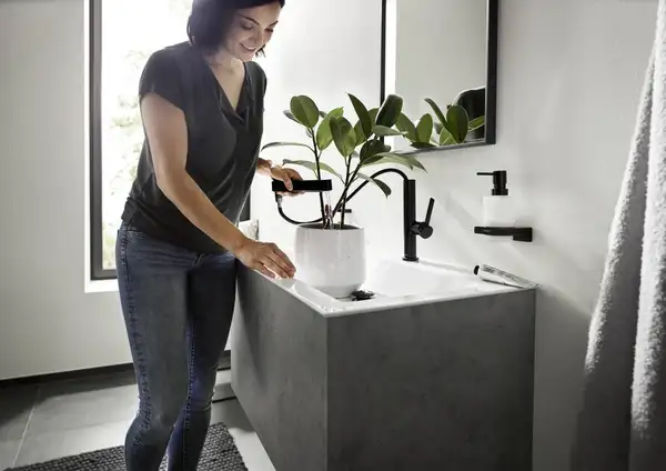 Смеситель для раковины высокий, с вытяжным душем, 2 вида струи Hansgrohe Finoris (цвет - чёрный матовый), с донным клапаном Push Open (76063670) фото 8 Aquada.com.ua Смеситель для раковины высокий, с вытяжным душем, 2 вида струи Hansgrohe Finoris (цвет - чёрный матовый), с донным клапаном Push Open (76063670) фото 8 Aquada.com.ua