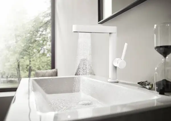 Смеситель для раковины высокий, с вытяжным душем, 2 вида струи Hansgrohe Finoris (цвет - белый матовый), с донным клапаном Push Open (76063700) фото 2 Aquada.com.ua Смеситель для раковины высокий, с вытяжным душем, 2 вида струи Hansgrohe Finoris (цвет - белый матовый), с донным клапаном Push Open (76063700) фото 2 Aquada.com.ua