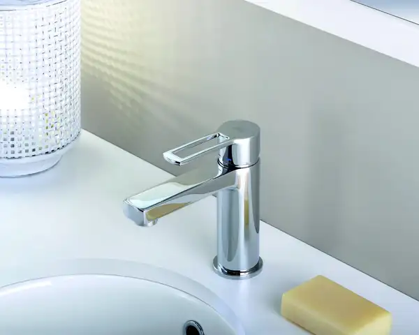Смеситель для раковины Paffoni Ringo (цвет - хром), с донным клапаном Clic-Clac (RIN071KCR)