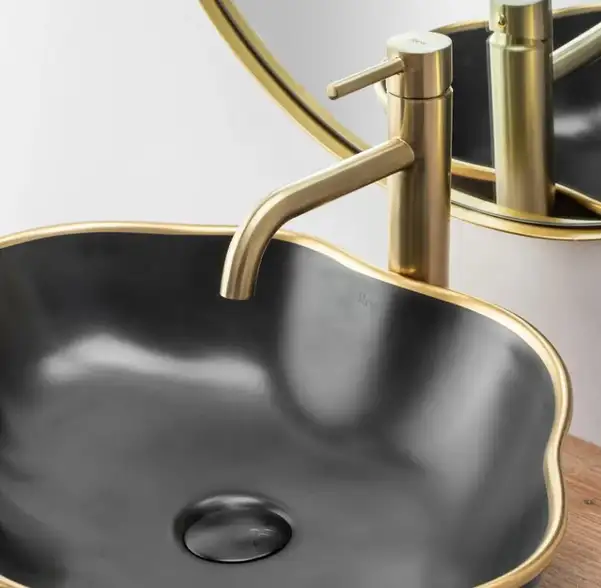 Смеситель для раковины (умывальника) REA LUNGO BRUSHED GOLD высокий (REA-B4526) Смеситель для раковины (умывальника) REA LUNGO BRUSHED GOLD высокий (REA-B4526)