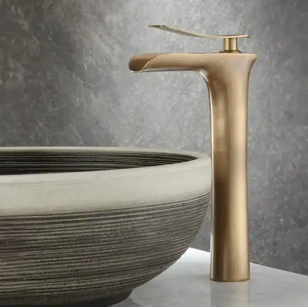 Смеситель для раковины (умывальника) REA LAGUNA ANTIQUE BRUSHED GOLD высокий (REA-B8120) Смеситель для раковины (умывальника) REA LAGUNA ANTIQUE BRUSHED GOLD высокий (REA-B8120)