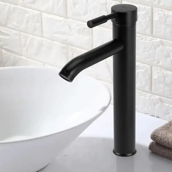 Rea Graff Black Смеситель для раковины, черный (REA-B8665) Rea Graff Black Смеситель для раковины, черный (REA-B8665)