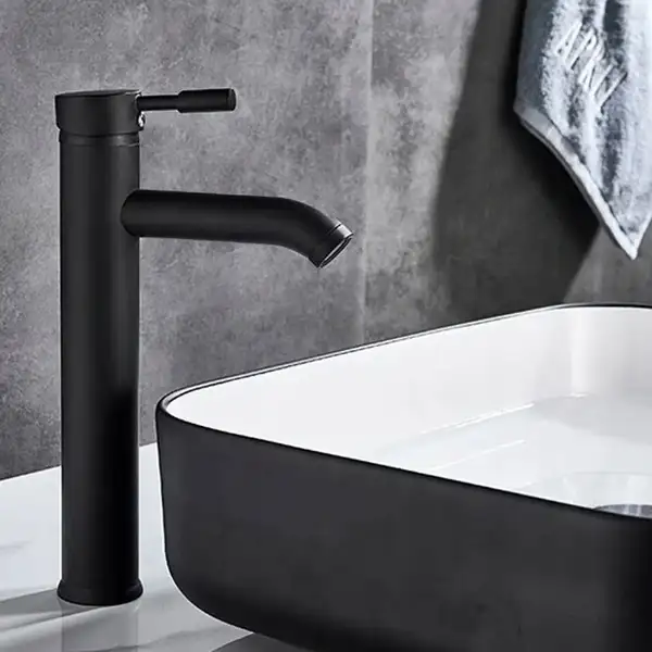 Rea Graff Black Смеситель для раковины, черный (REA-B8665) Rea Graff Black Смеситель для раковины, черный (REA-B8665)